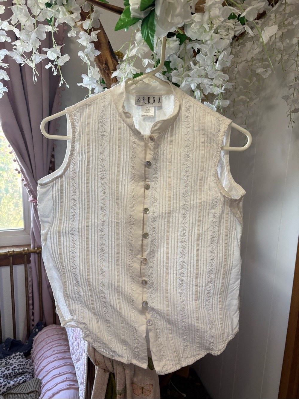 Erena Vintage Cream Sleeveless Button-Front Embroidered Blouse